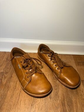 Ecco Tan Leather Casual Lace-Up Slip-On Sneakers